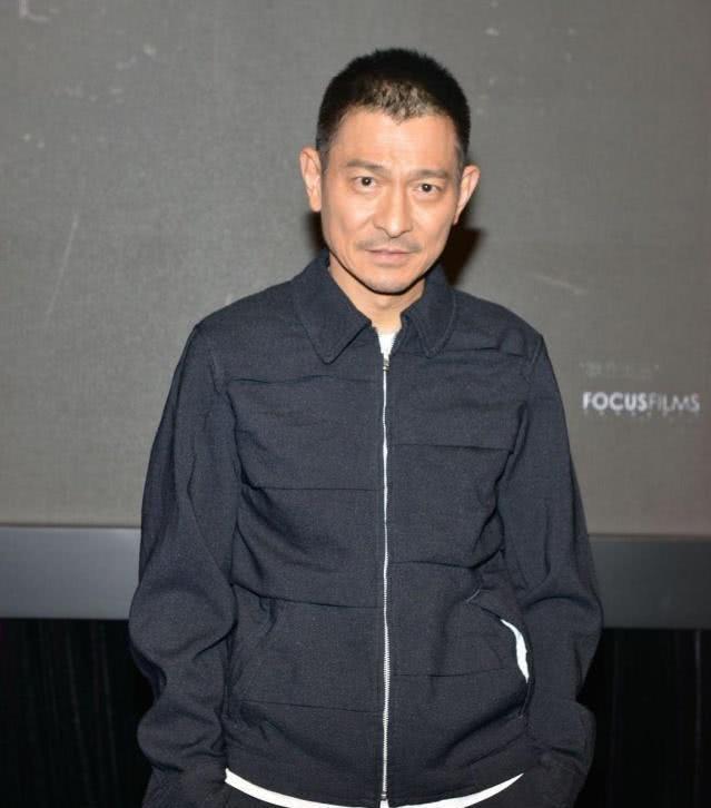 劉德華真的老了！近照曝光他瘦成這樣，一場大病讓他蒼老了10歲~~~