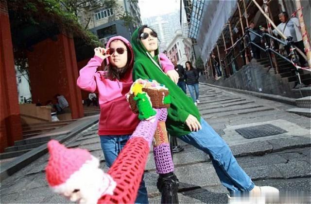 因關之琳導致終身不孕，收養遺孤視如己出，如今養女這樣報答！