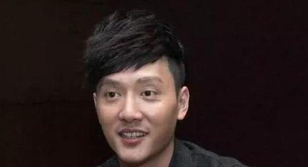 馮紹峰首談當爸感受，孩子一鬧趙麗穎就哭，哄完孩子哄妻子！