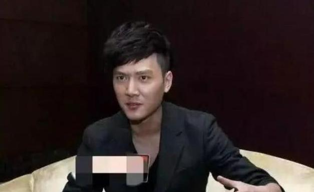 馮紹峰首談當爸感受，孩子一鬧趙麗穎就哭，哄完孩子哄妻子！