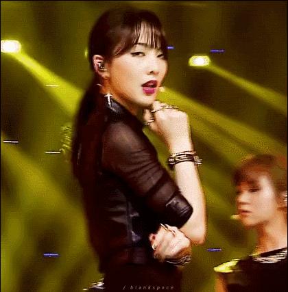 20歲時合約期滿，她退出知名二代女團，她是94line！