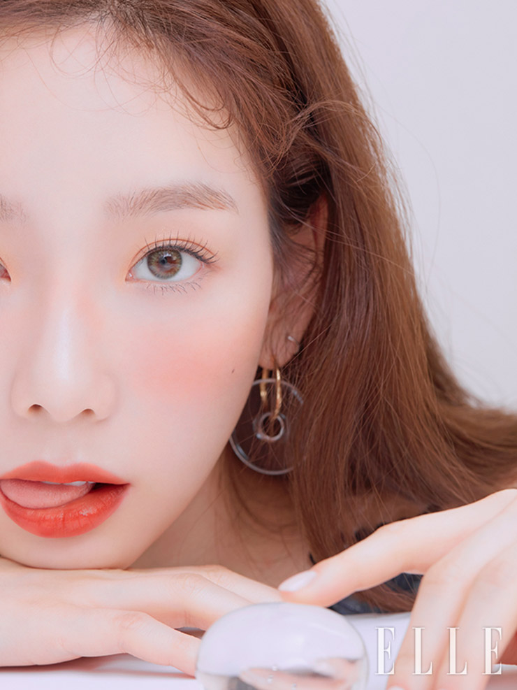 [少女時代][新聞]190321 好絕美一女的泰妍Elle Korea 四月號畫報持臉殺人