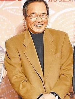 曾是金牌編劇，與妻子相識三天求婚，65歲墜樓身亡妻子守寡八年 