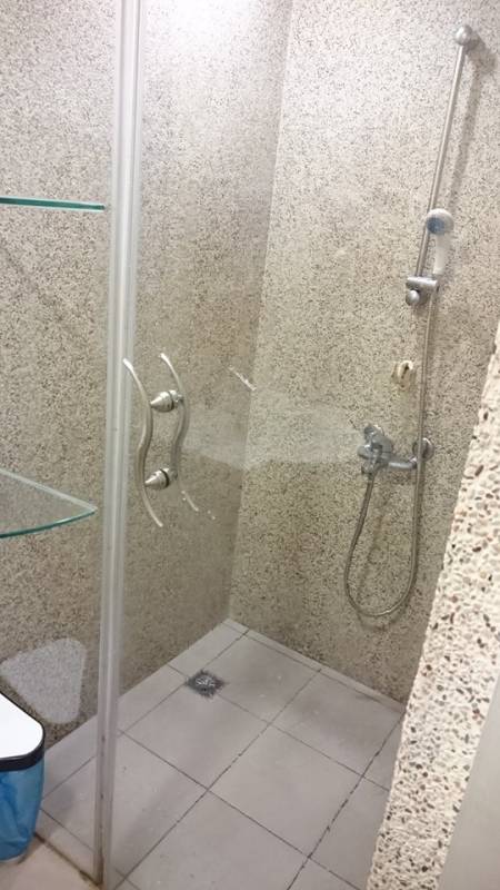 台北這些地方「一晚三百五」，爽看電影、漫畫、打遊戲，居然還能洗澡
