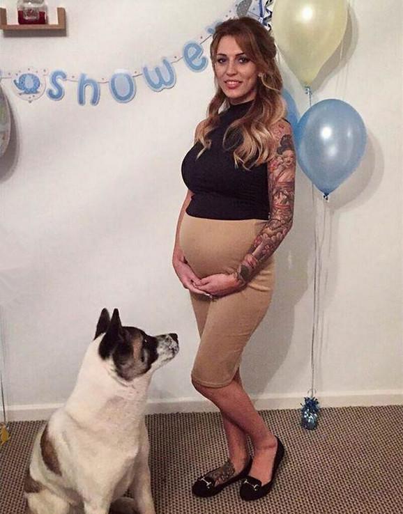 她懷孕20週時發現愛犬行為異常好像在哭，去了醫院檢查醫生竟對她說「差點一屍兩命啊」！