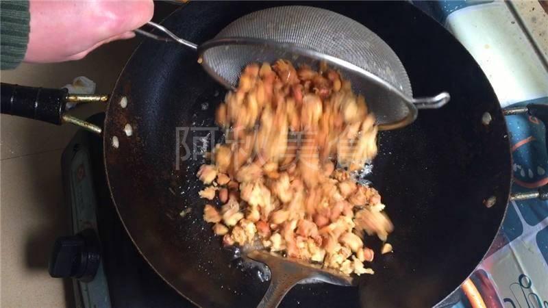 花生米加1個雞蛋，試試這個新做法，香甜酥脆，出鍋就被搶光！！