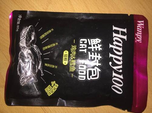 網友每個月吃泡麵，花5000買貓糧喂流浪貓，有人卻指責貓糧太劣質