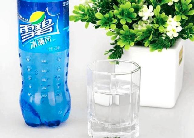 雪碧有過「5種」口味，前四種因難喝被迫停產，全喝過的奔三奔四