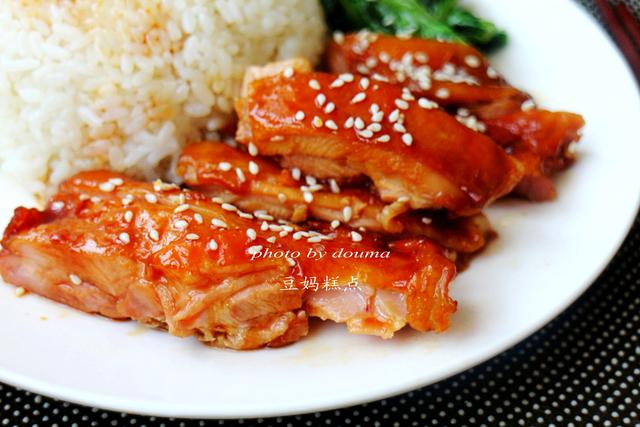 不用開火，教你10分鐘做雞腿飯！學會就不用叫外賣啦~