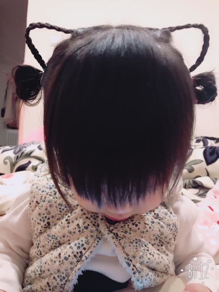 幼稚園老師綁頭髮！女兒回家「辮子立在半空」媽媽看傻　網友曬出「更狂作品集」笑翻：喝喜酒膩？