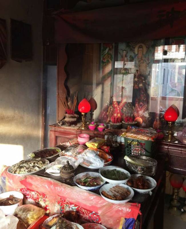 家中的神明桌出現「這些情形」，一定要趕緊處理，不然會衰運連連