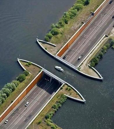 到底是陸上水橋，還是海裡造橋？道路就好像「突然斷了」一樣！