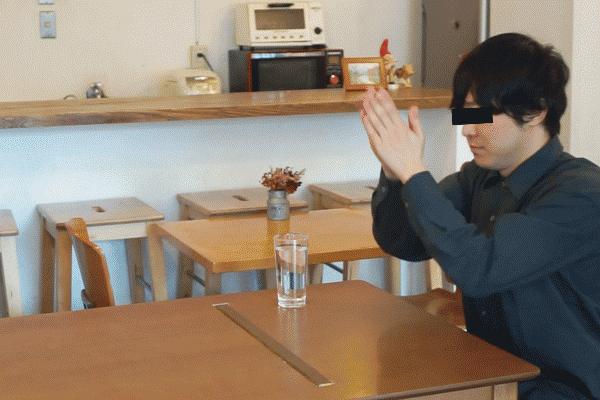 日男腦洞大開研發「防女友暴怒潑水桌」　網友狂推「超猛抵擋設計」：最帥氣的失敗男！