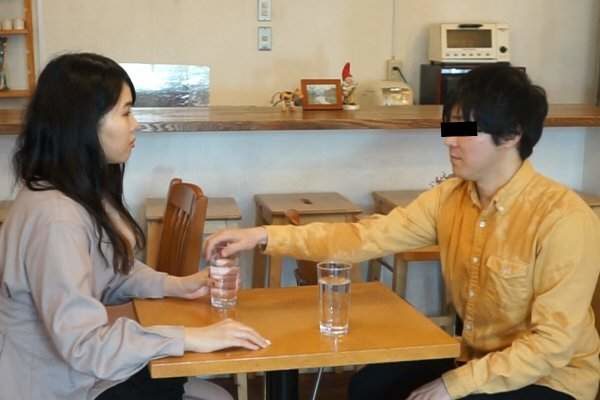 日男腦洞大開研發「防女友暴怒潑水桌」　網友狂推「超猛抵擋設計」：最帥氣的失敗男！