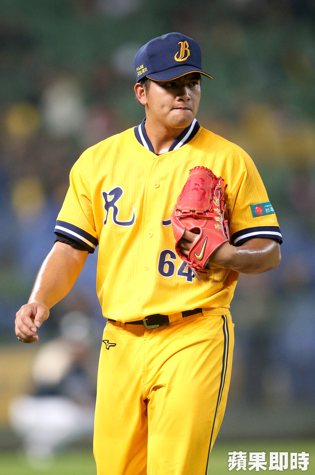 中信兄弟黃恩賜。李鴻明攝