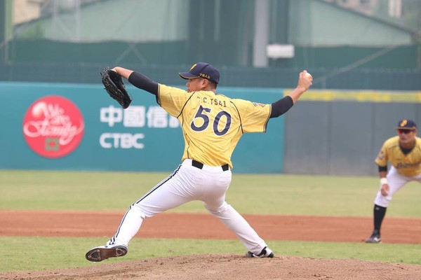 蔡齊哲搶下兄弟本土頭號先發　伯納：有2大課題  