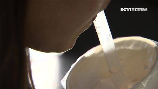 愛喝手搖飲恐加速腫瘤生長？醫警告「腸癌」也愛這群人～ |