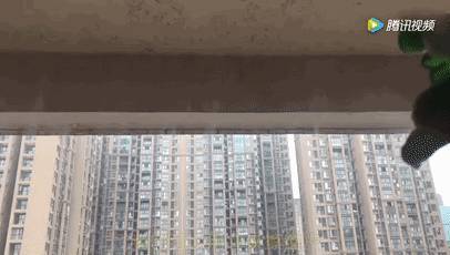 把牙膏抹在鑰匙上，太實用了，學會了能省下不少錢，趕緊試一試 -