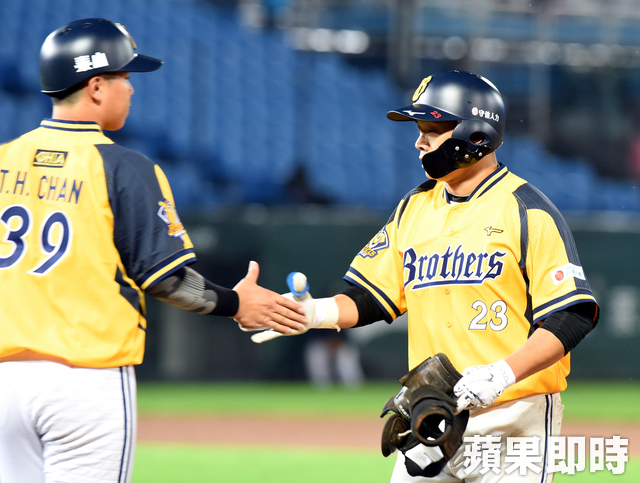 影/恰恰二壘打+大師兄2分砲 中信6:2勝桃猿