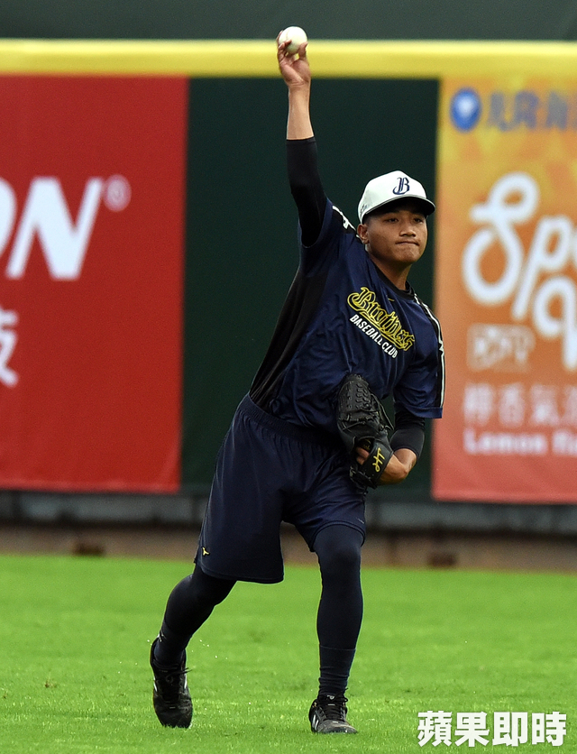 菜鳥進開季26人名單　中信投手吳俊偉感謝鐵血教練