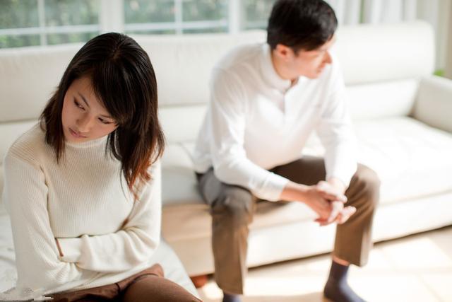 老公，那可是我娘家給的陪嫁房，你要敢答應你媽咱就離婚！