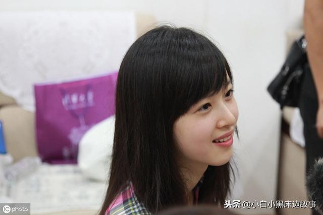妹妹結婚哥哥陪送「三千萬」，老人看了之後氣的戳瞎兒子一隻眼