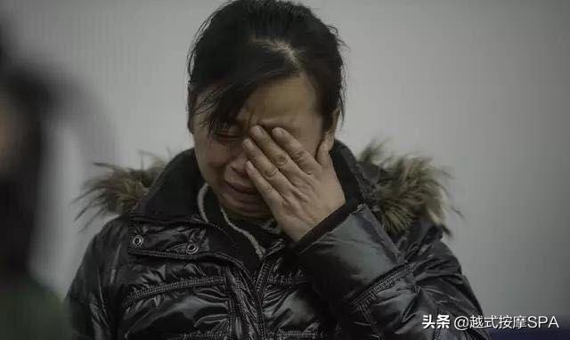 18歲女兒從沒來過月經，母親疑惑去醫院檢查，醫生當眾扇她嘴巴