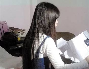 女大學生游泳意外有孩子，找游泳館索賠30萬，查明事實後全家抬不起頭來