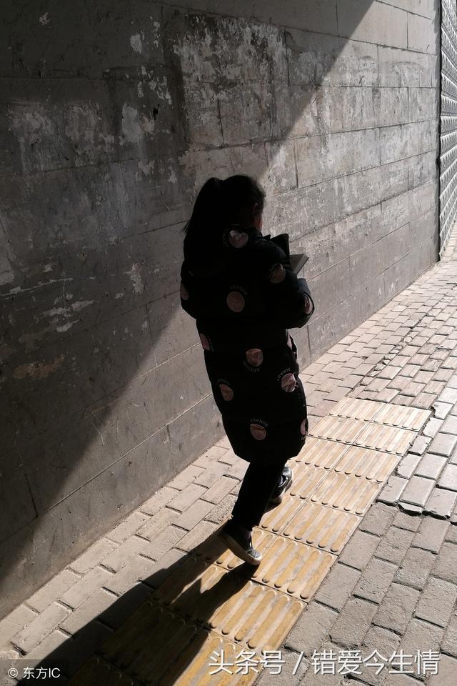 公公去世，婆婆說害怕想讓兒子陪她，門外聽到兒子的笑聲，急眼了
