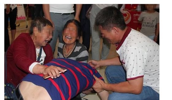 小伙手術失敗去世，家人為其辦理後事他半夜甦醒了，結果悲劇發生