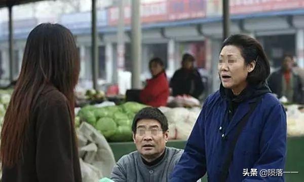 弟弟結婚，我隨禮50000塊！飯桌上弟妹一番話，我決定再送一輛車