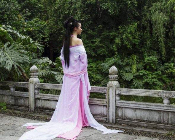 故事：女兒患怪病，還被白狐咬了一口，母親氣得大罵，路過道士：恭喜