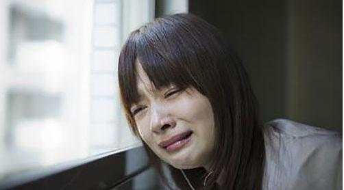 前男友去世後我結婚，婚禮上侄女在窗邊大喊一聲，我的婚禮取消了
