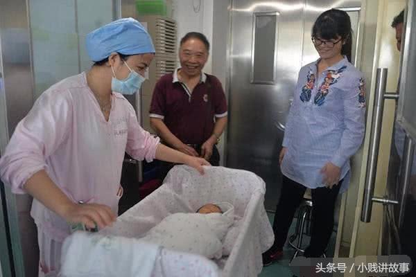 意外懷孕不得已遠嫁，生孩子後我賺奶粉錢，婆家的態度我不再回去