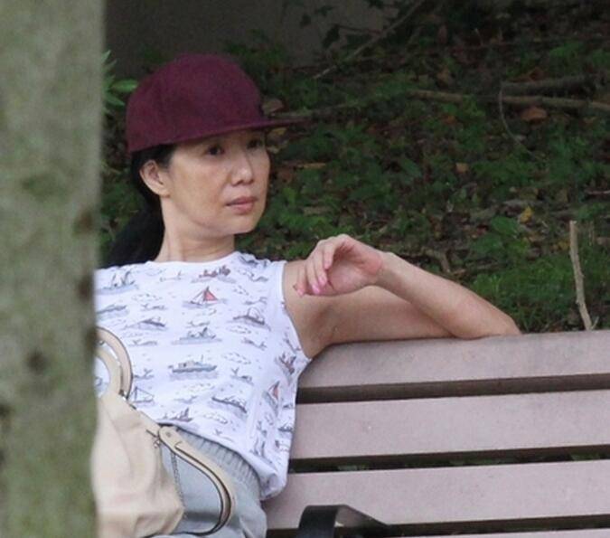  昔日三級女星「關秀媚」大素顏 公園舌戰男友糗露春光【內有視頻】