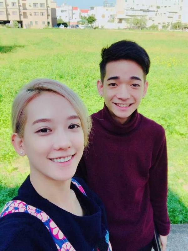 黃子佼女友孟耿如的弟弟傳出噩耗，年僅才23歲在家上吊輕生離世