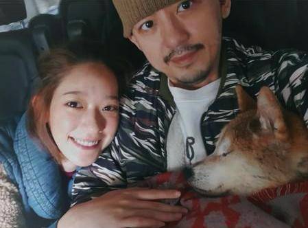 黃子佼女友孟耿如的弟弟傳出噩耗，年僅才23歲在家上吊輕生離世
