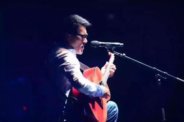 李宗盛唱哭自己：15年了，我以為你會等我.... 這麼多年，能讓李宗盛哭的女人仍然是她！