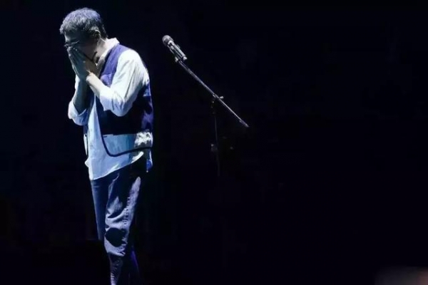 李宗盛唱哭自己：15年了，我以為你會等我.... 這麼多年，能讓李宗盛哭的女人仍然是她！