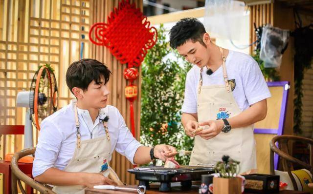 《中餐廳3》將襲，楊超越肖戰堪稱「神仙嘉賓」，趙薇和他還在