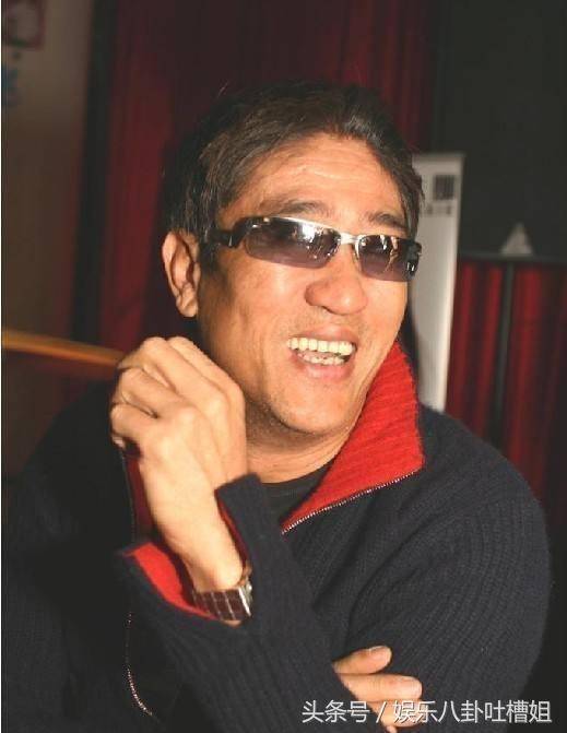 他一生重情義，死後兒子唱歌、「張學友」幫忙！「劉德華」送他女兒出嫁！