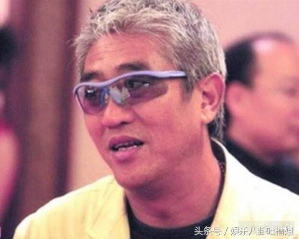 他一生重情義，死後兒子唱歌、「張學友」幫忙！「劉德華」送他女兒出嫁！