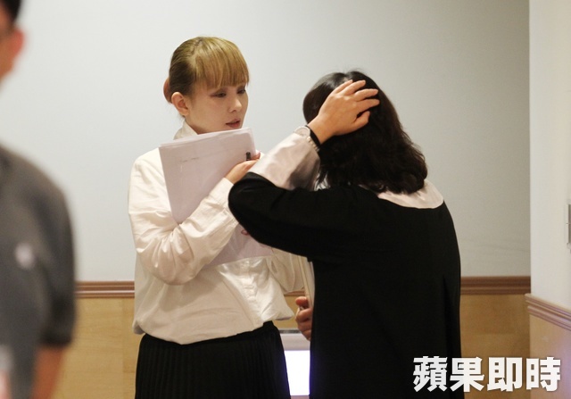 丁小芹認賣假包　浮腫現身驚爆是低收入戶  