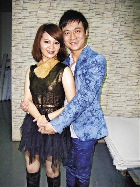 一夜輸了20萬！總鋪師歌手「遇貴人創業年收6千萬」 妻子20多年不離不棄讓他好心疼：下輩子還妳