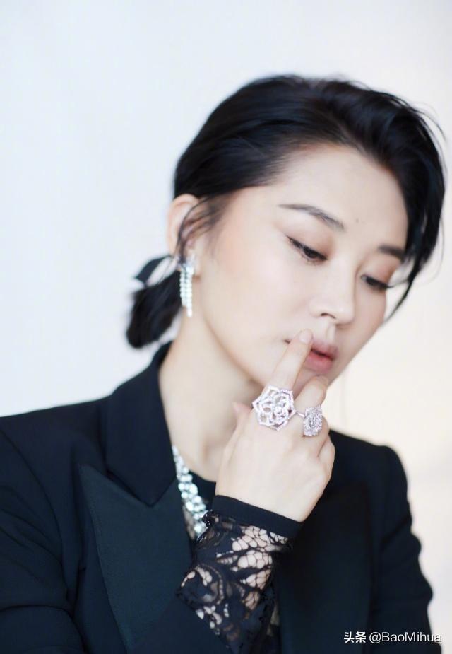 年過40還未嫁人的6位女星，個個美若天仙，你最想把誰帶回家？