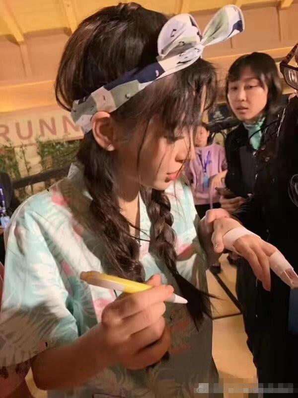 屢次被傳與黃曉明情變，楊穎打破沉默用一張圖回應，太讓人佩服！