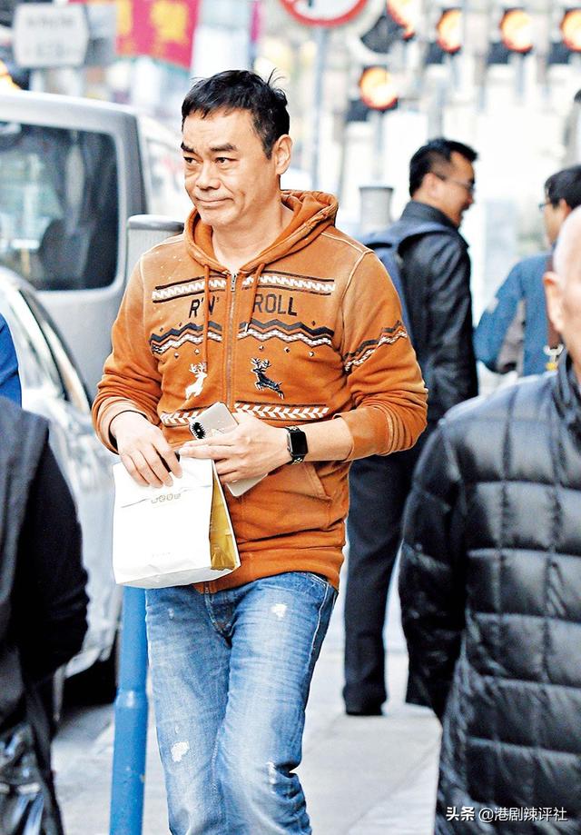 51歲郭藹明素顏買菜被贊靚女，親自買裝修建材，曾拒TVB復出邀請