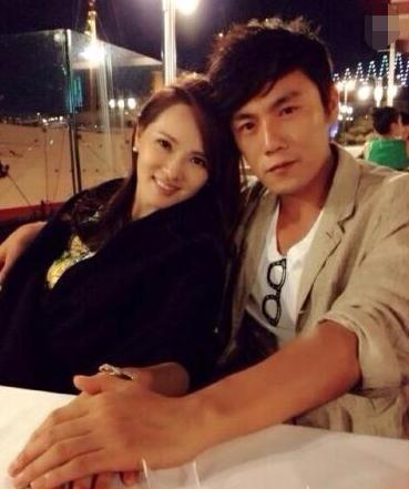 小哈林正面照被曝光，長成這模樣，難怪庾澄慶不允許伊能靜公開！