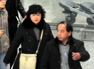 趙麗穎豪門公公曝光，家庭差距太明顯，網友：當馮家媳婦不容易!