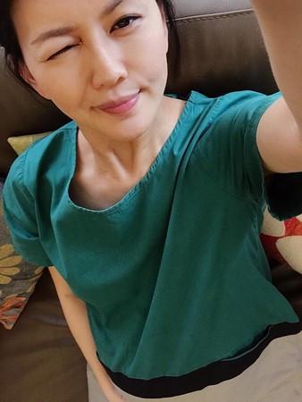 40歲孫燕姿PO出「第2胎9個月素顏孕肚照」！明明是高齡孕婦卻皮膚光滑，四肢纖細！網友傻眼：最不科學孕婦！
